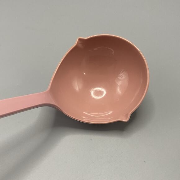 Vintage EKCO USA Pink Nylon Ladle Rose 1980s Utensil 11 in Double Spout - Picture 3 of 6